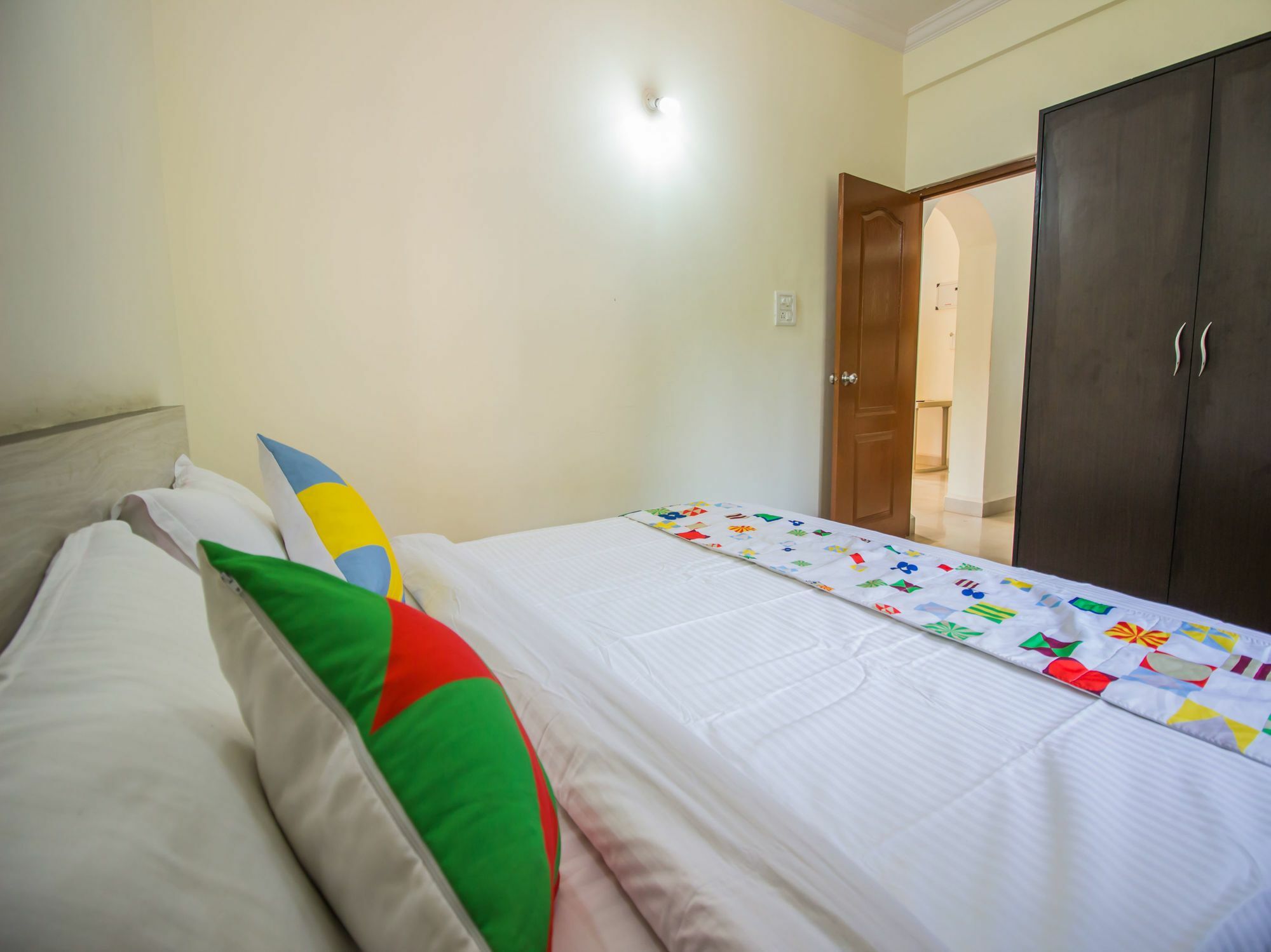 Oyo 13329 Spacious 1bhk Candolim Aguada